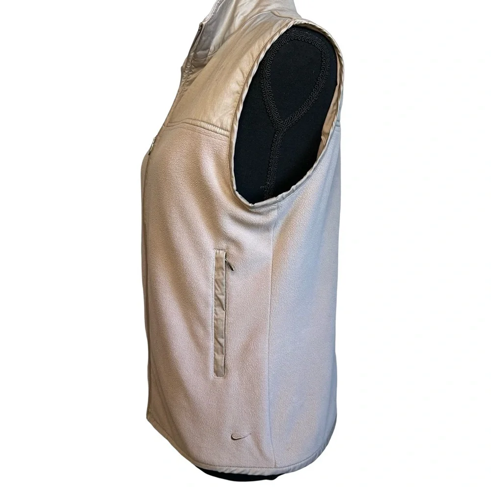 Nike Golf Women’s Taupe Beige Therma Fit Fleece Golf Vest Size Medium 8-10